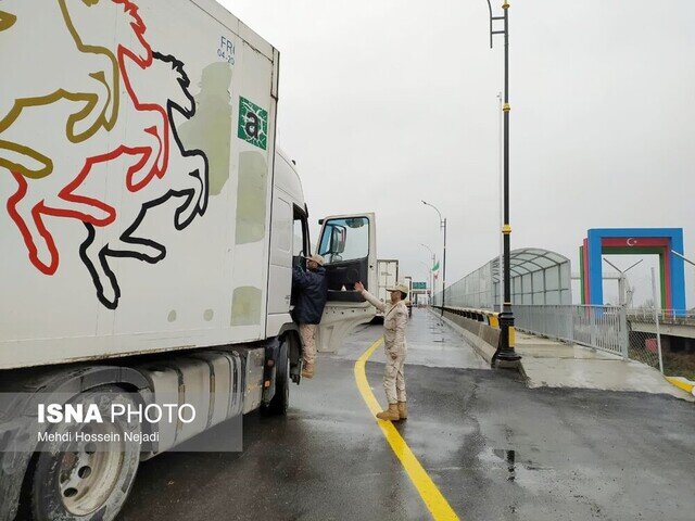 ترافیک مرزی و زیان صادرکنندگان در آستارا/ پیگیری‌های دیپلماتیک ادامه دارد