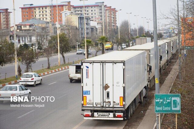 ترافیک مرزی و زیان صادرکنندگان در آستارا/ پیگیری‌های دیپلماتیک ادامه دارد