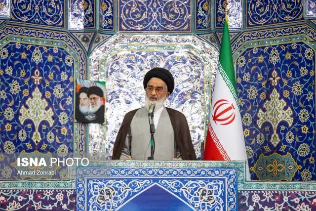 امام جمعه قم: فهم تحولات منطقه بدون درک نقش مقاومت ملت ایران ممکن نیست