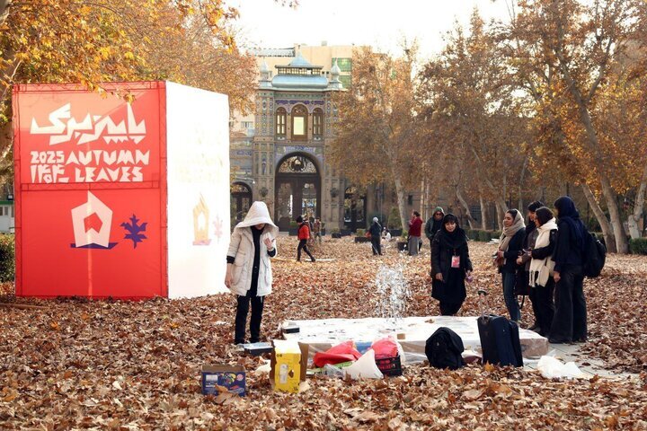 کم‌توجهی به عکس در روایت مستند؛ رنگ‌هایی که در میدان مشق جان گرفتند