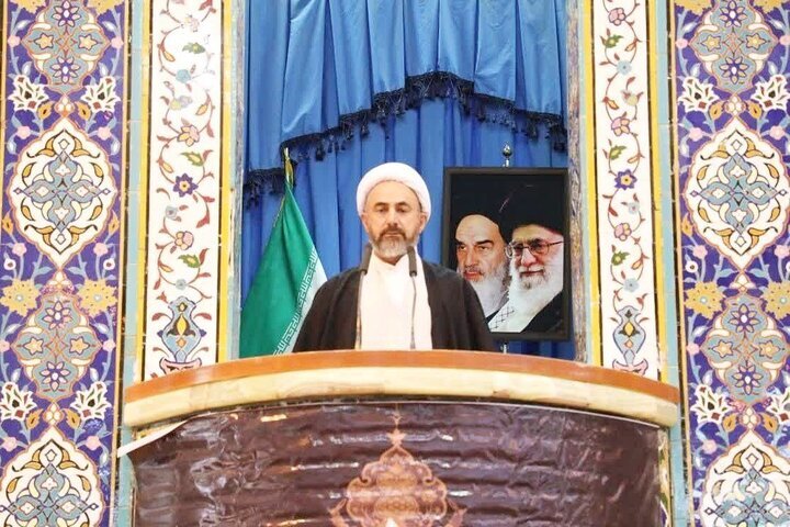 امام جمعه ایلام:دشمن به دنبال مخدوش کردن انسجام و وحدت است