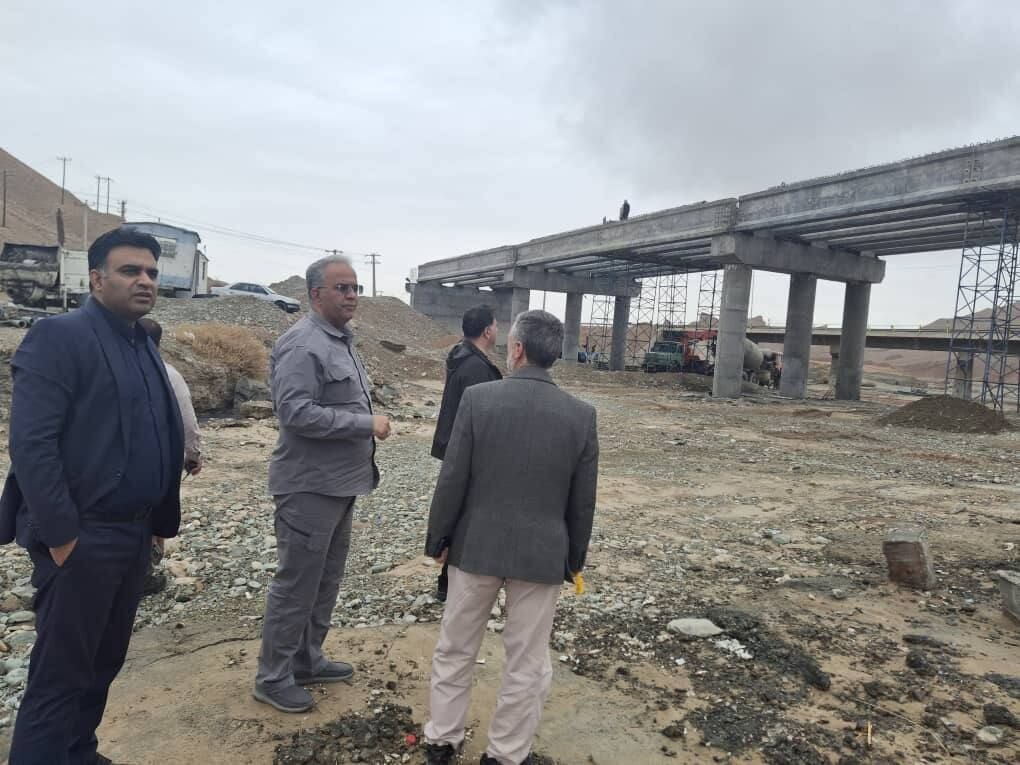 پایداری محورهای ارتباطی در زمان بارندگی از اولویتهای مدیریت استان است