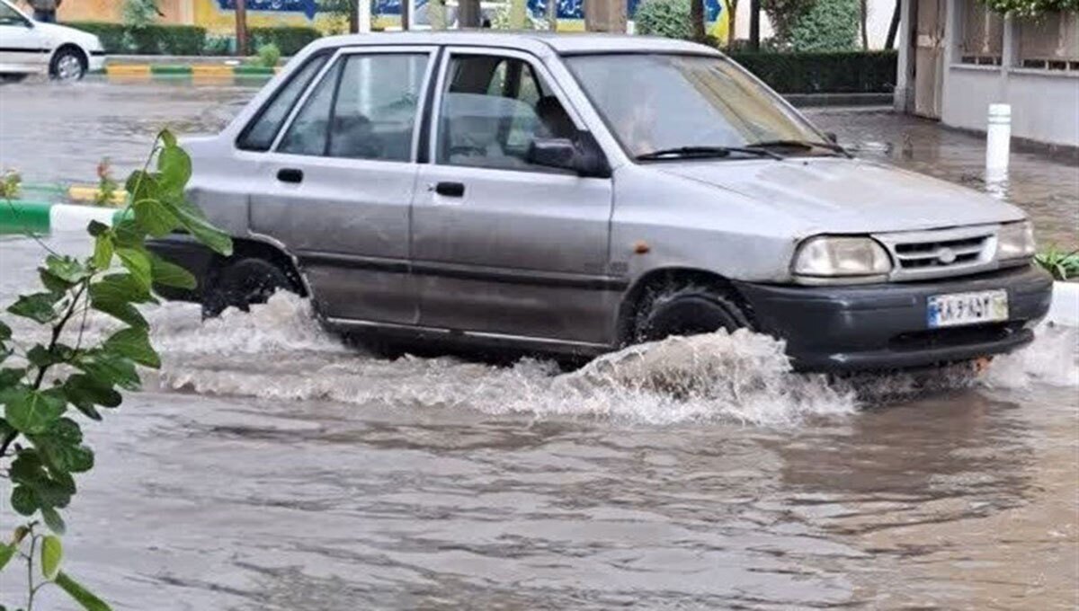 فرمانداری کرمان: وضعیت بحرانی در جادههای شهرستان نداریم / برق راین وصل شد