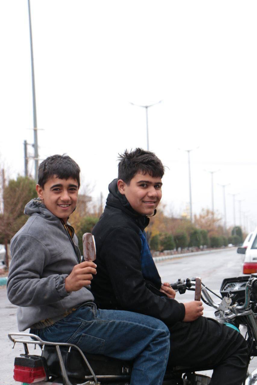 قابی خاطره انگیز از جمعه بارانی انابد + عکس