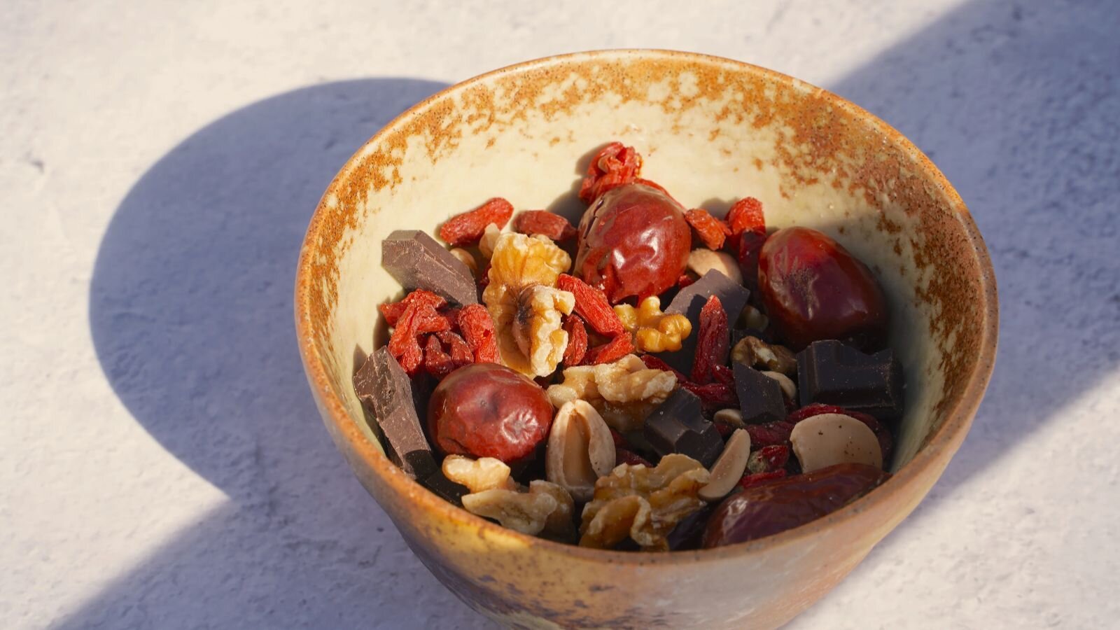 ۹ خاصیت شگفت‌انگیز عناب برای زنان که نمی‌دانستید