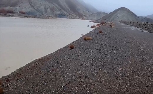 ادامه بارشها در خراسان جنوبی و آبگیری سازههای آبخیزداری + فیلم و تصاویر