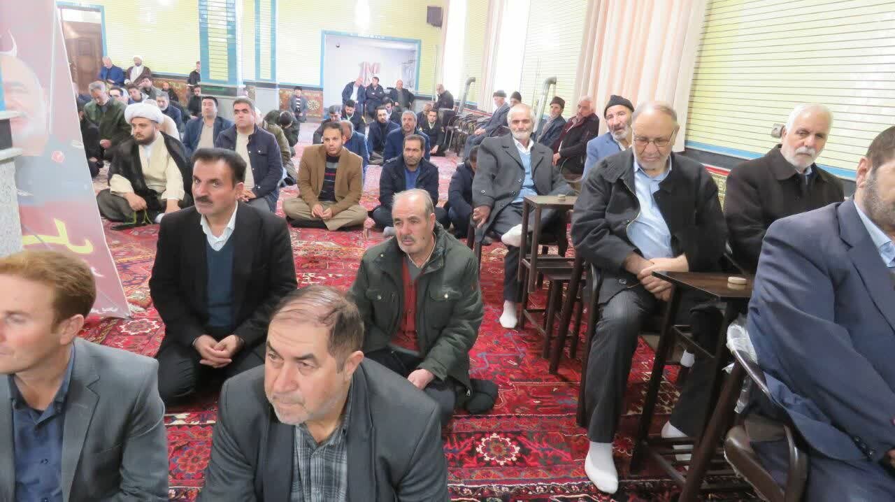 گزارش تصویری از صف آرایی‌ها هریسی‌ها در صف نماز جمعه