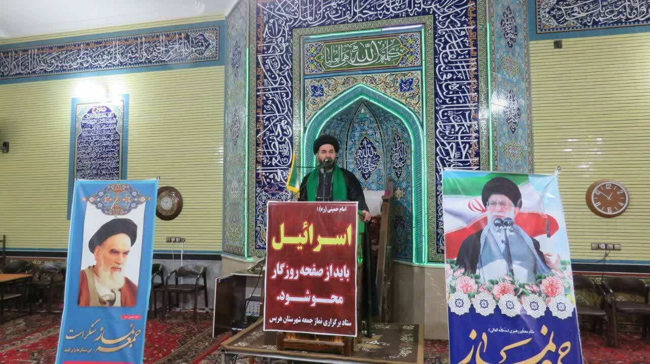 گزارش تصویری از صف آرایی‌ها هریسی‌ها در صف نماز جمعه