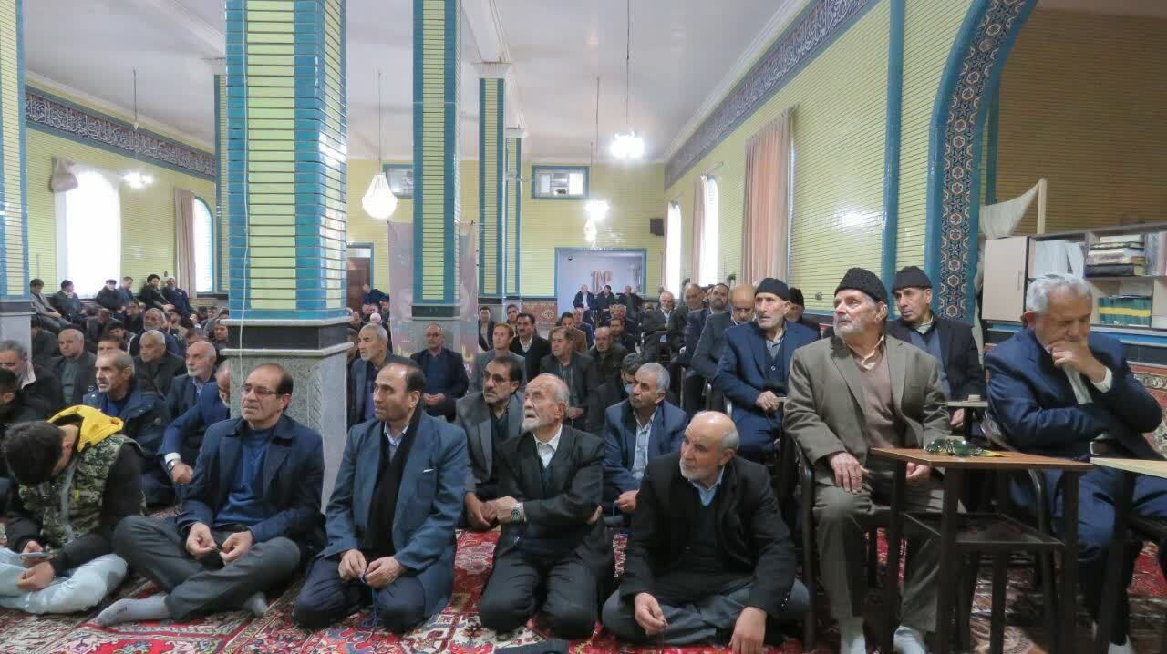 گزارش تصویری از صف آرایی‌ها هریسی‌ها در صف نماز جمعه