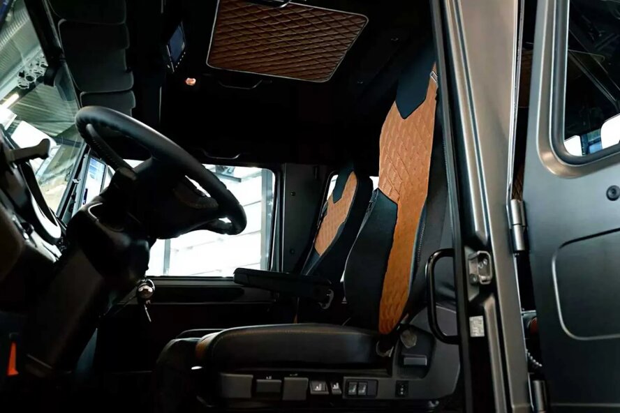 معرفی مرسدس یونیماگ ویژه ۸۰ سالگی، لوکس‌ترین و توانمندترین آفرودر جهان!