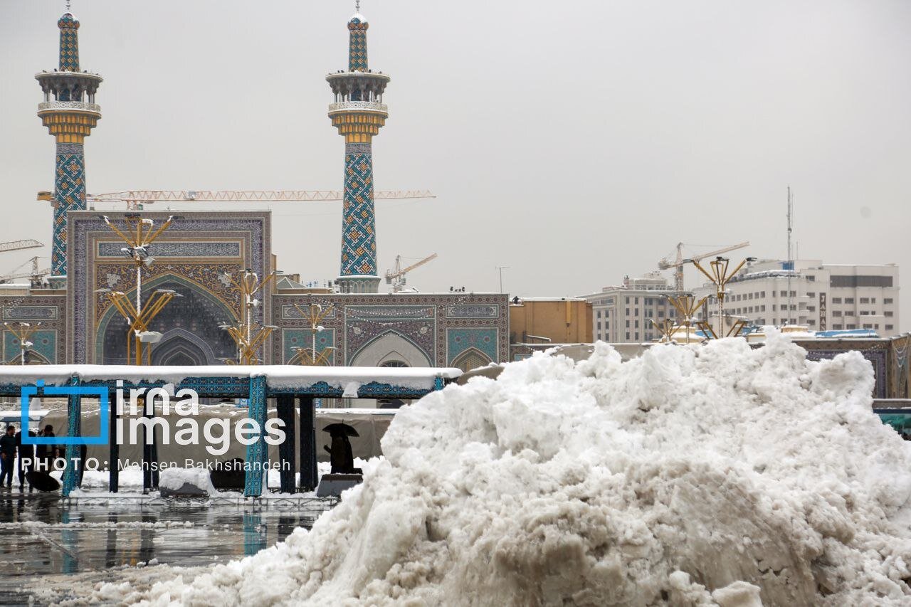 عکس/چهره برفی حرم امام رضا (ع)