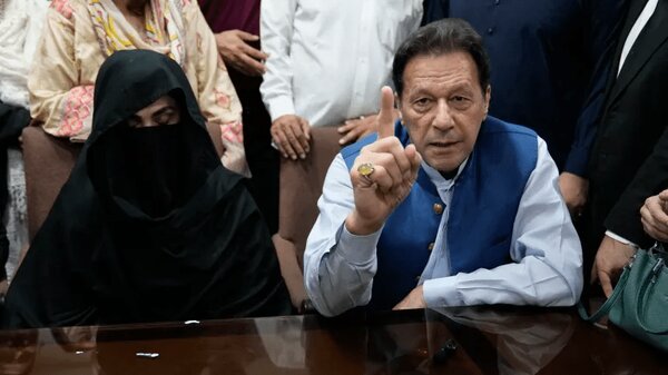 حکم ۱۷ سال حبس برای عمران خان