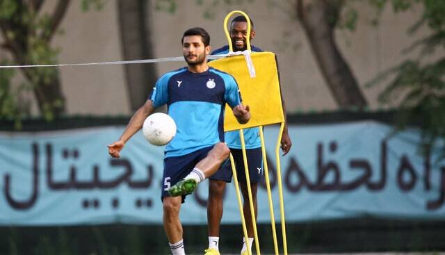 بازیکن استقلال به المحرق می‌رسد