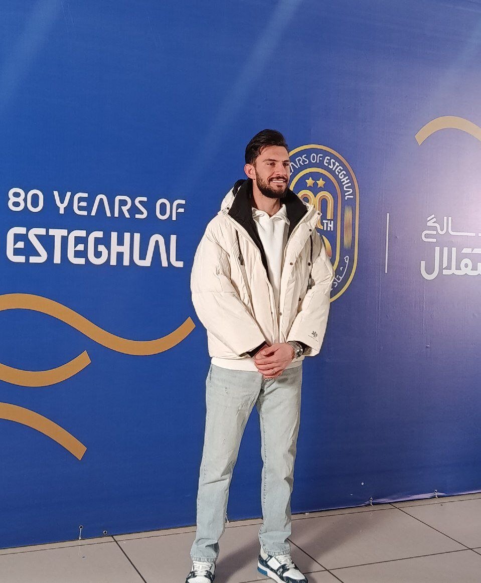 شارژ باتری آقاسی و آزادی در مرکز همایشها!