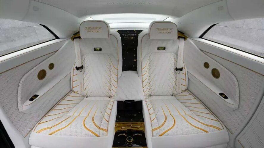 رولزرویس اسپکتر منصوری، ترکیب طلا و فیبر کربن با صدای اگزوز مصنوعی!