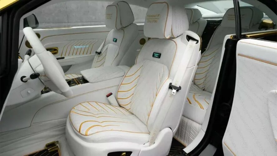 رولزرویس اسپکتر منصوری، ترکیب طلا و فیبر کربن با صدای اگزوز مصنوعی!