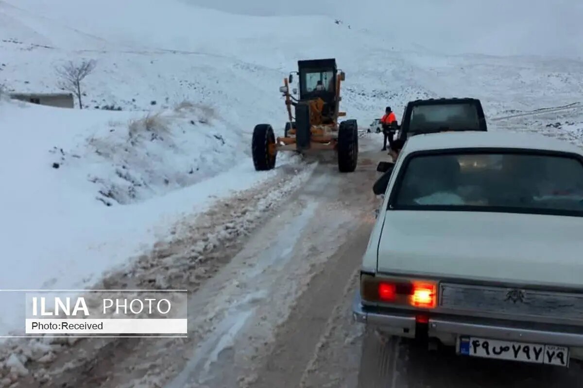 بارش برف در جاده‌های ۴ استان کشور