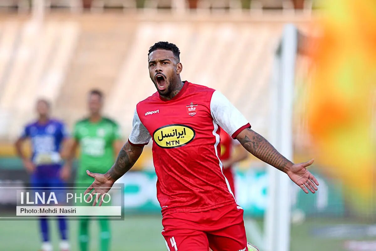 مهاجم جنجالی پرسپولیس لباس میامی را بهتن کرد