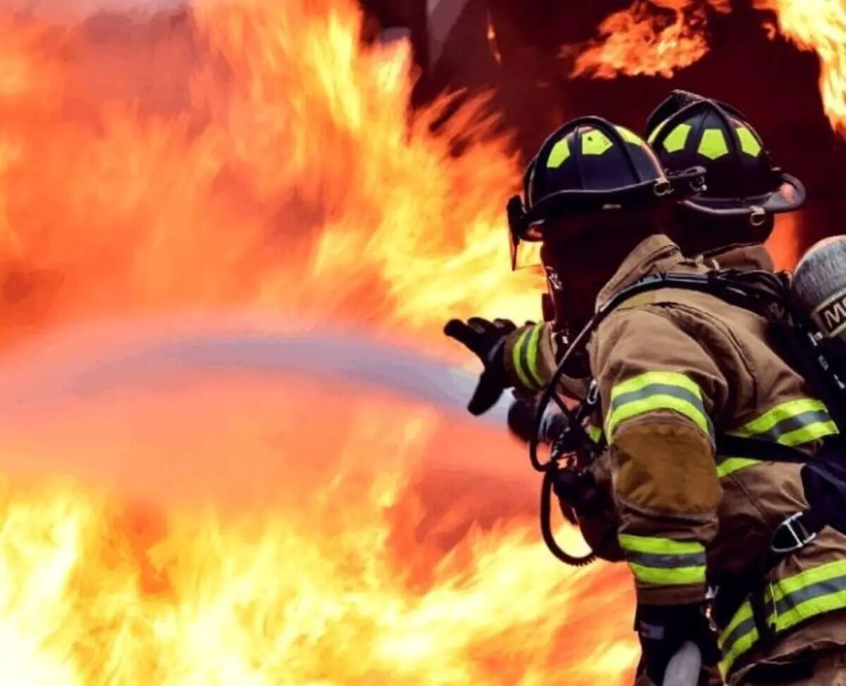 در آتش سوزی کارخانه «ویتانا» دو کارگر مصدوم شدند