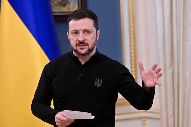 زلنسکی: موشک اورشنیک روسیه قابل رهگیری نیست