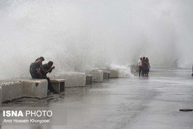هشدار برای فعالان دریایی و بارش و سرما در ۱۰ استان کشور