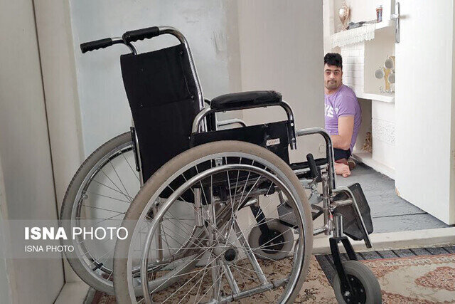 ۷۷ روایت تصویری از زندگی معلولان