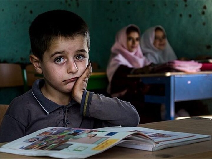 دهه شصتیها در حسرت آرامش؛ از نیمکتهای ۳ نفره تا بحران بازنشستگی