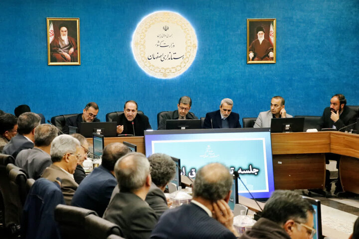 درویشی:توسعه شرق استان اصفهان بدون مشارکت مردم امکانپذیر نیست