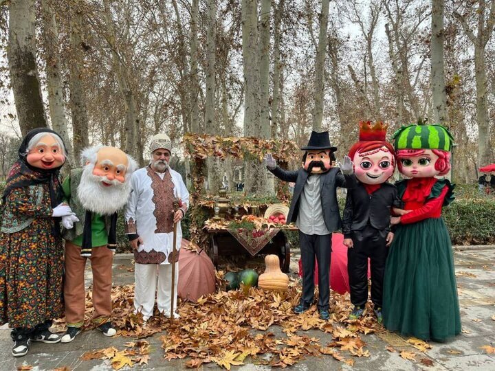 اجرای جشنواره یلدا در مناطق ۲۲ گانه تهران