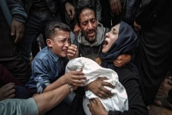 شهادت نوزارد یک ماهه فلسطینی بر اثر سرما در غزه+ عکس