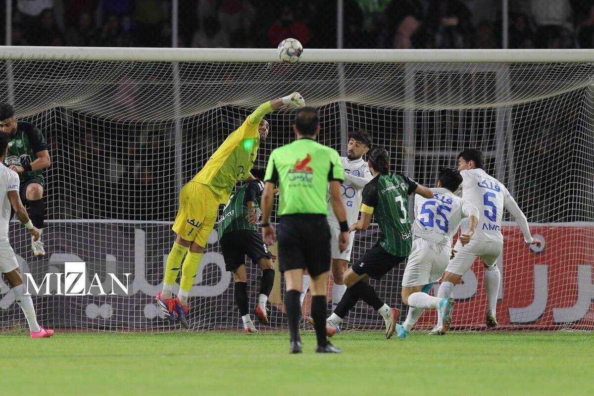 لطیفی: ترس از باخت؛ استقلال را فلج کرده است/ حذف از آسیا آبیها را وارد بحران واقعی میکند