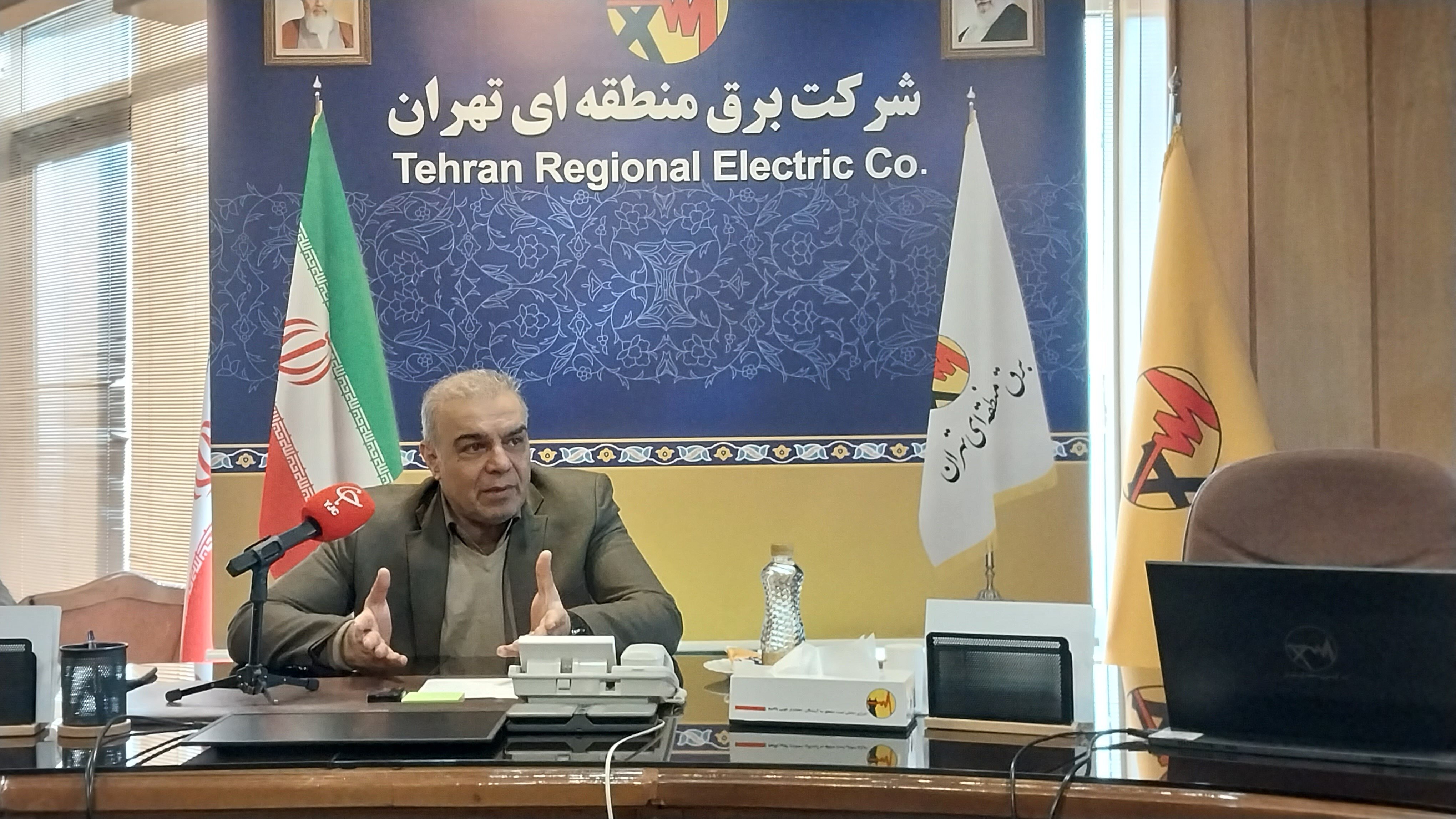 بدهی برق مترو به ۳۰۰ میلیارد تومان رسید/ شناسایی ۳۵۰ هزار ساختمان برای تولید برق خورشیدی