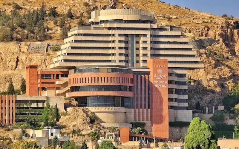 هتل‌های نزدیک دروازه قرآن شیراز؛ بهترین هتل‌ها با امکانات رفاهی و دسترسی آسان