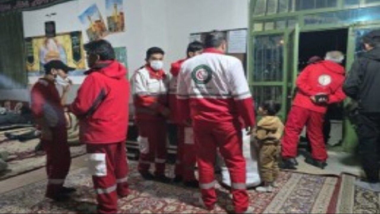 اسکان اضطراری ۱۰۰ مسافر در بردسکن خراسان رضوی بهدلیل برف و کولاک