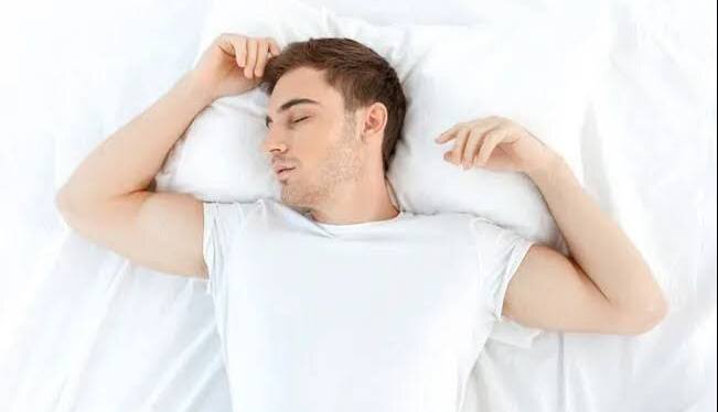 اگر پوست‌تان را دوست دارید، این مدلی بخوابید!