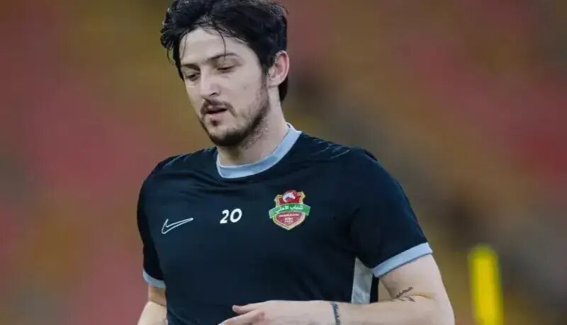 سردار آزمون سرگرم درمان مچ پا!