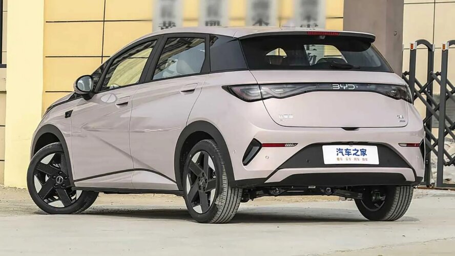 معرفی اولین محصول اختصاصی بی‌وای‌دی برای اروپا، رقیب جدید گلف