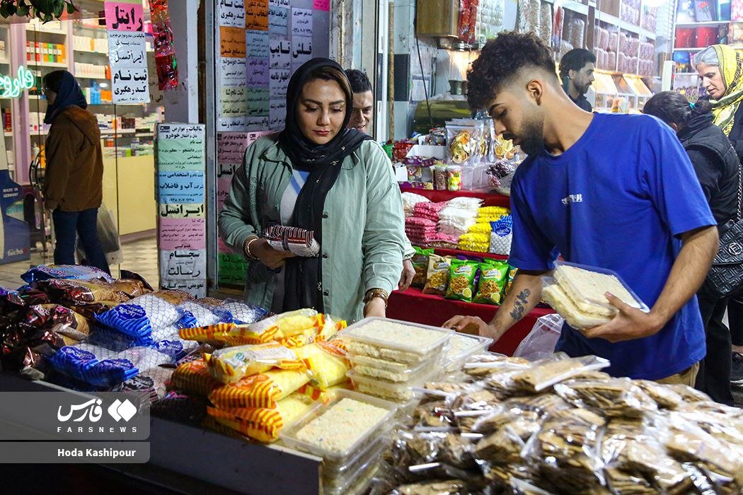 عکس/  تب و تاب خرید شب یلدا در نقاط مختلف کشور