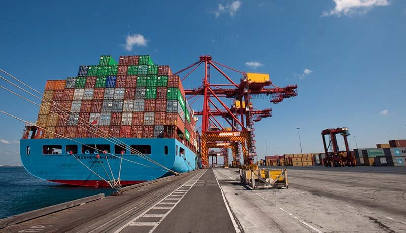 سرمقاله وطن امروز/ تله خام‌فروشی صنایع صادراتی و اثر آن بر شاخص‌های رفاهی