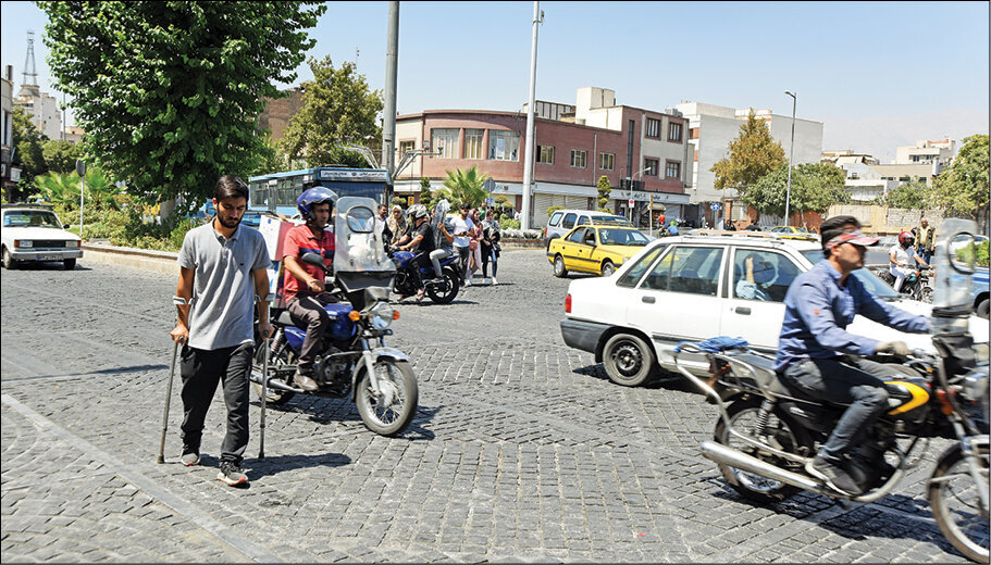 سنگفرش‌های میدان بهارستان چرا جمع شد؟