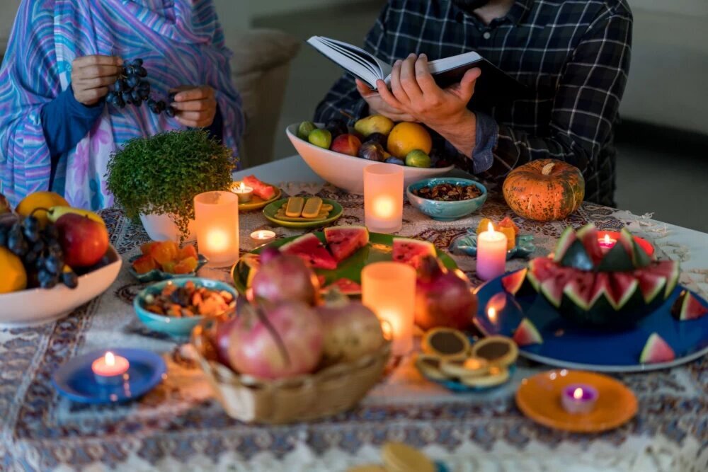 معاشرت در وقت مبارک! | کارکرد اجتماعی طولانی ترین شب سال چیست؟