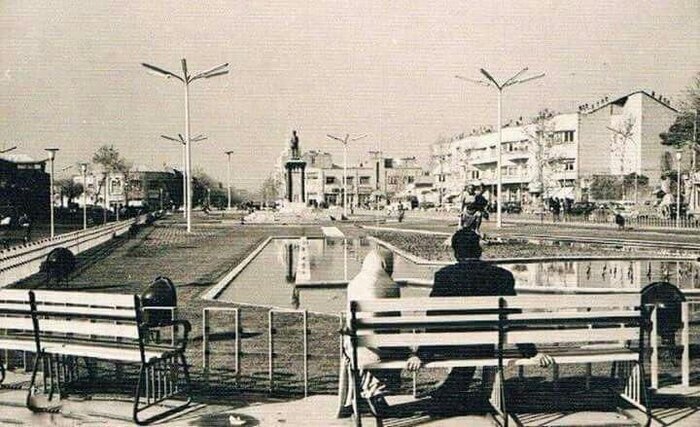 ورق زدن تاریخ در میدان بهارستان