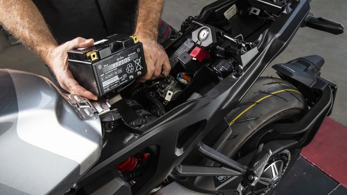 نحوه آماده کردن موتورسیکلت برای زمستان ؛ همه آنچه باید بدانید