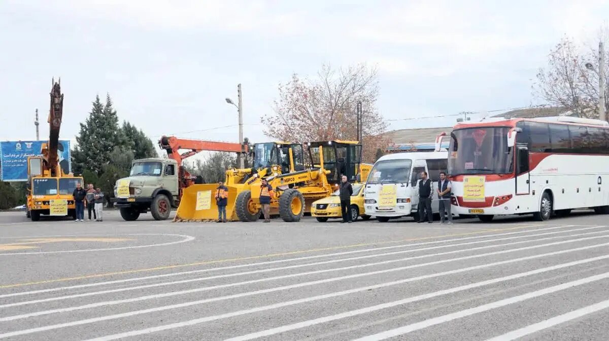 طرح راهداری زمستانه گلستان با رژه ناوگان آغاز شد