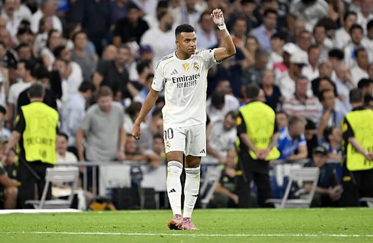 طرح ویژه آ.اس برای تقدیر از امباپه و رکوردش مقابل کریستیانو