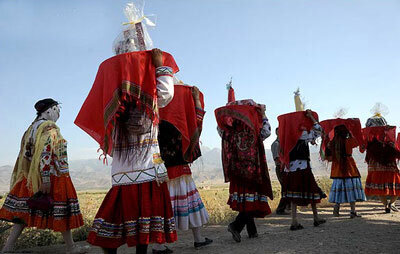 رسم و رسوم یلدایی خراسانیها، ازشب چلّگی تازه دامادها به عروس تا مراسم کف زنی