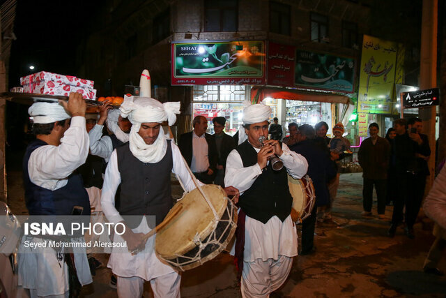 رسم و رسوم یلدایی خراسانیها، ازشب چلّگی تازه دامادها به عروس تا مراسم کف زنی