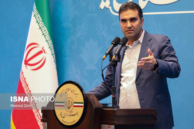 مدیران صنعتی تا ۱۰ برابر معلمان و کارمندان حقوق میگیرند/این شکاف باید جبران شود