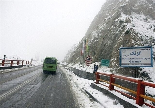 برف و باران در جادههای ۳ استان/ اعلام محورهای مسدود