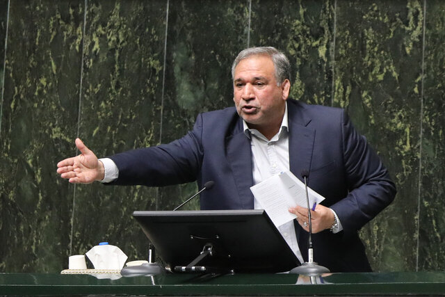 حسینی: منصفانه نیست که همه مشکلات را محصول عملکرد دولت چهاردهم بدانیم